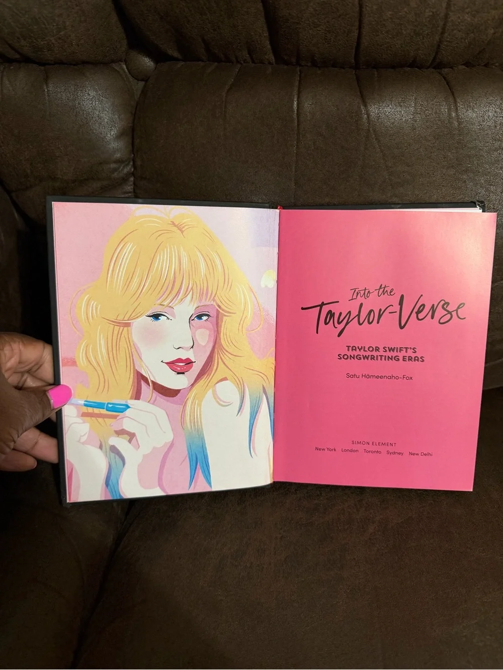 Taylor Siwft book